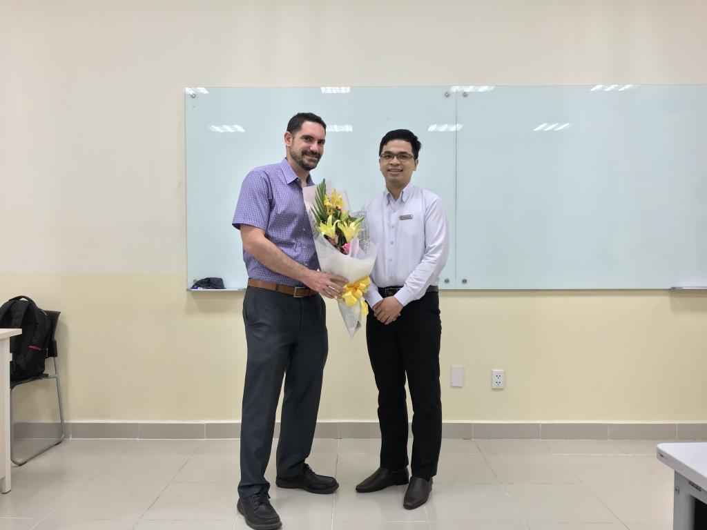 ETW-4-Mr-Thien-thanking-the-instructor.JPG
