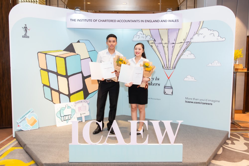 4-Hai-Anh-and-Hoang-Dung-among-the-first-batch-of-TDTU-to-receive-ICAEW-CFAB.jpg
